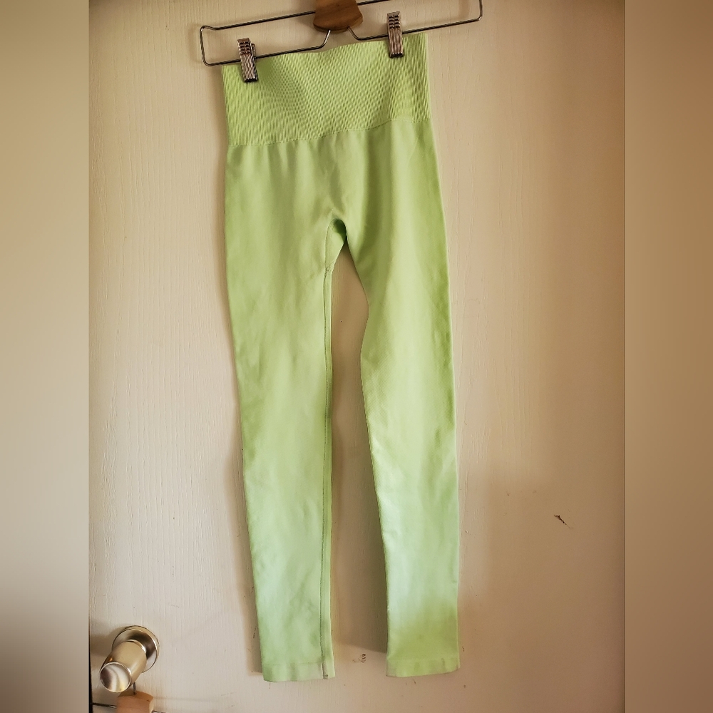 TnaBODY™ Atmosphere Hi-Rise Legging - Picture 3 of 5